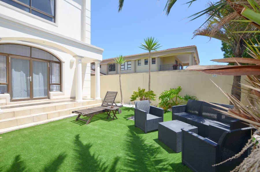 9 Bedroom Property for Sale in Sunset Beach Western Cape